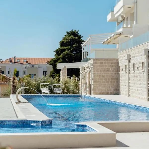 Bella Vista Luxure Apartments, hotel a Baošići