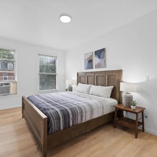 Shadyside, Central 3A Modern and Spacious Private Bedroom With Shared Bathroom and FREE Parking, hotel in Pittsburgh