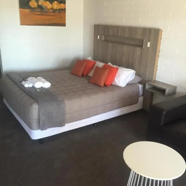 Thomas Lodge Motel, hotel di Tocumwal