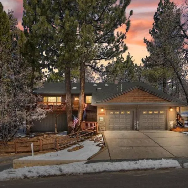 Oak Pines Lodge W Spa & fenced backyard, hotel en Big Bear Lake