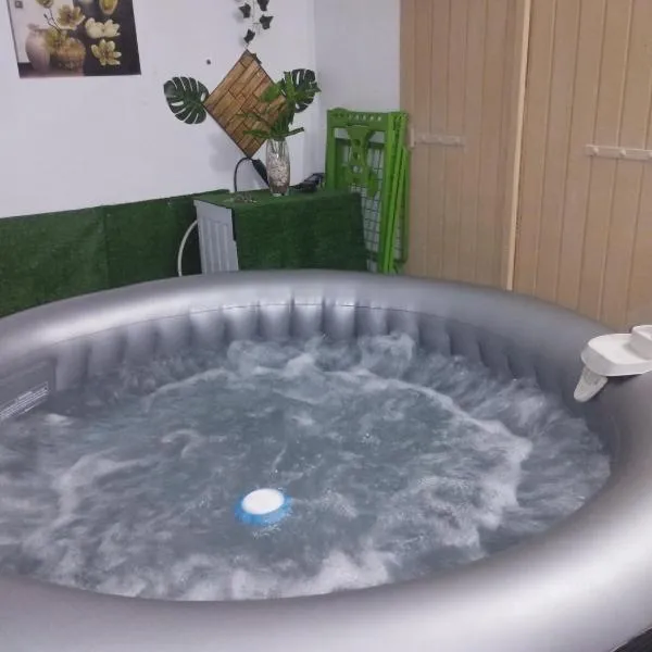 Beauty Paradies Maison individuelle avec jacuzzi, отель в городе Goyave