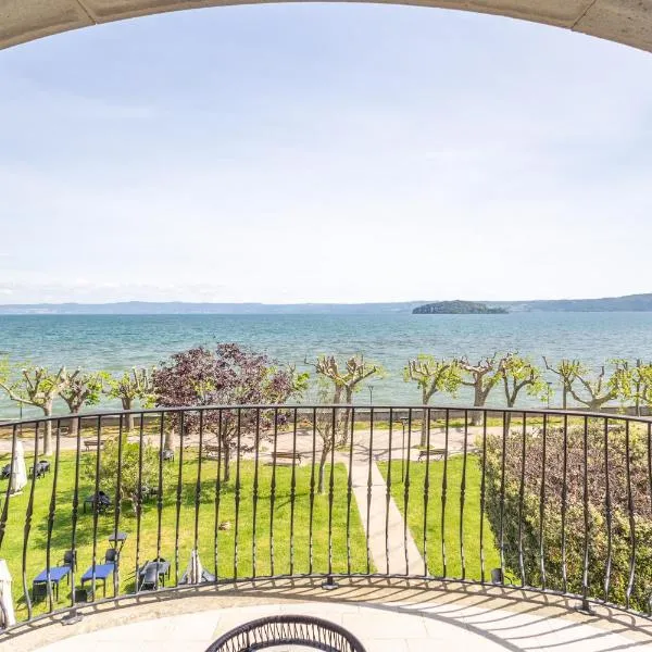 Casa Vacanze Maddalena - Palazzetto sul Lago - Diamante Blu, hotel v destinaci Marta