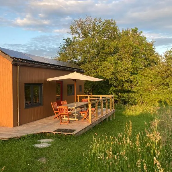 Tiny House Les Jours Heureux Sejour nature pres de Dinant et des Lacs de l Eau d Heure, hotel v destinaci Villers-le-Gambon