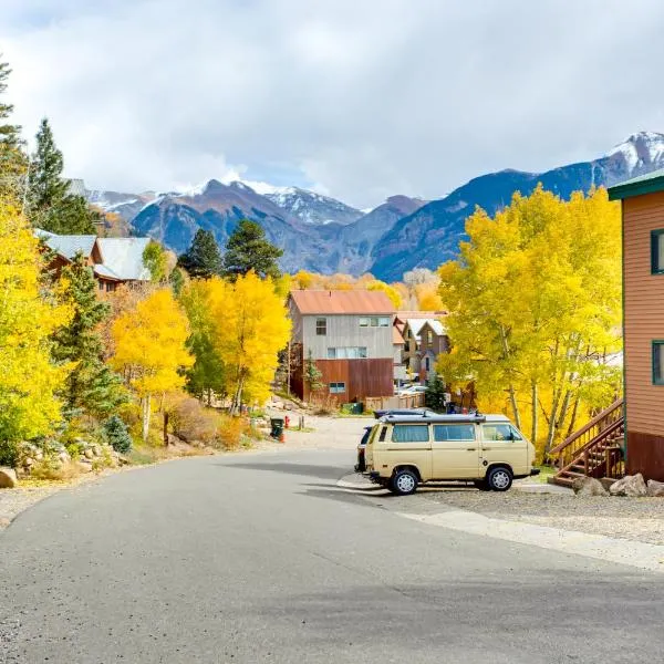 Cozy Telluride Condo Near Ski Resort and Hiking, hotel in Telluride