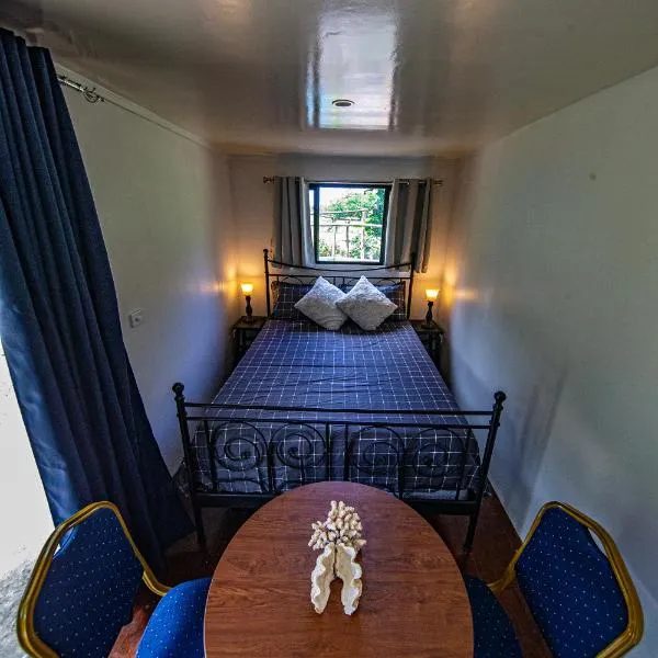 MAUI CREEK BURE'S Tiny home by the creek!, hotel v destinaci Tangangge
