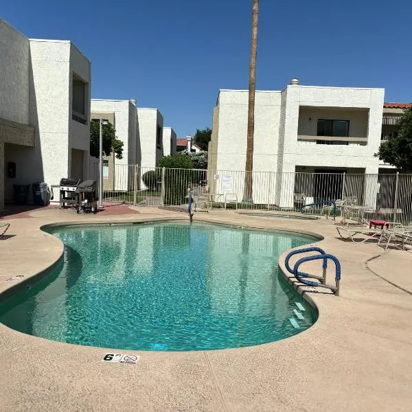 Beautiful Scottsdale Condo, hotel v destinaci Scottsdale