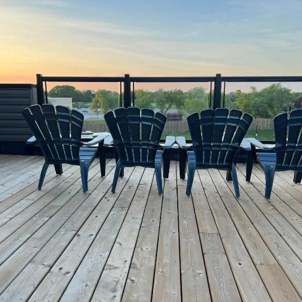 Luxury Bright and Modern Condo, hotel v destinaci Niagara Falls