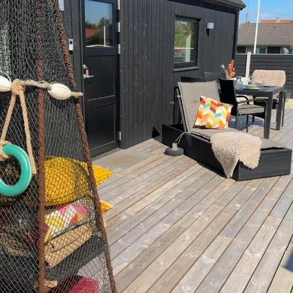 Esehytter Luxury Holiday Home near Beach, hotel v destinaci Nymindegab