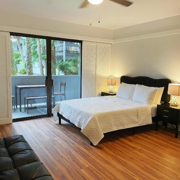 Hilo Lakefront Studio, Pool, Walk to Downtown, hotel in Hilo