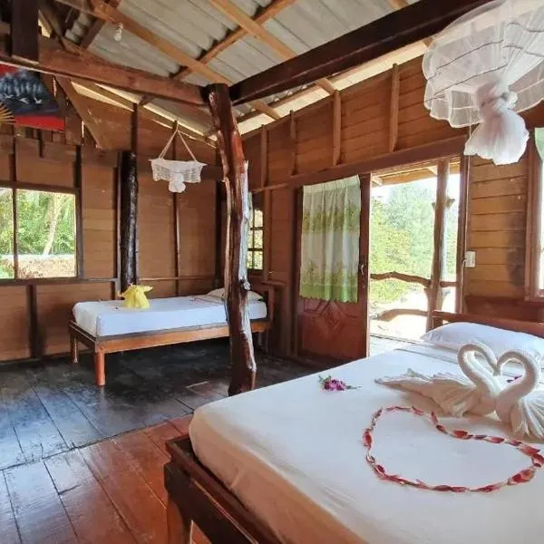 Hermit Cafe&Bungalow, hotel in Ko Jum