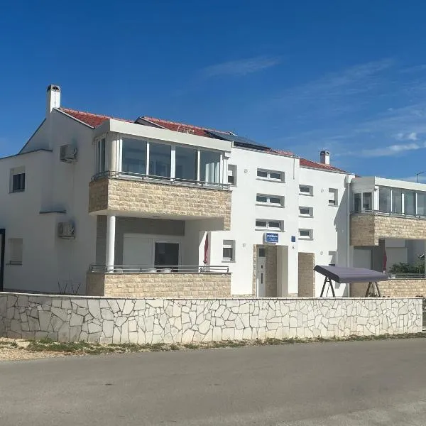 Apartments Nicole Wera, hotel in Nin