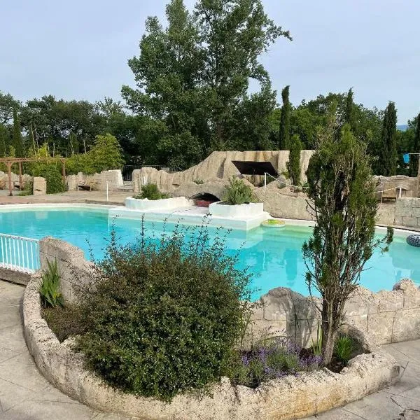 Chambres piscine Spa, hotel u gradu 'Lescout'