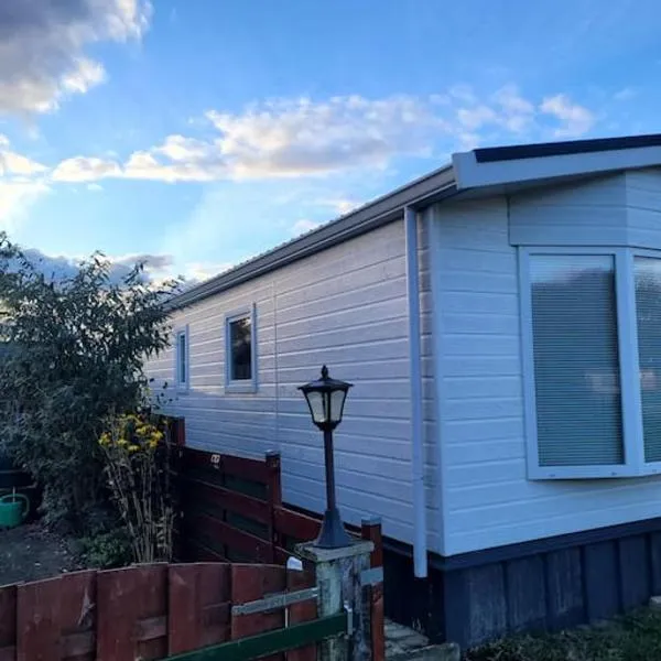 Fijne chalet aan het bos!, hotel in Anloo