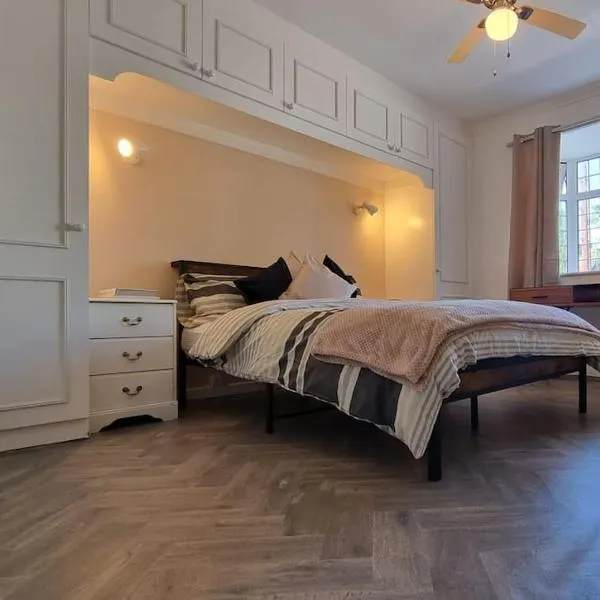 Spacious 2 Bed Bungalow, hotel in Enfield