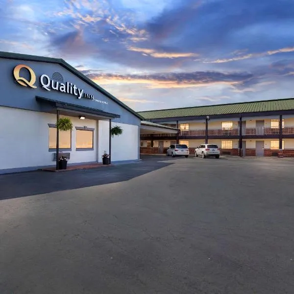Quality Inn, hotel v destinaci Lawrenceburg