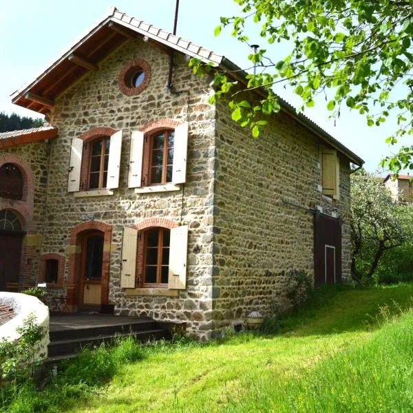La Fabrique du Ronçon, hotel v destinaci Saint-Bonnet-le-Troncy