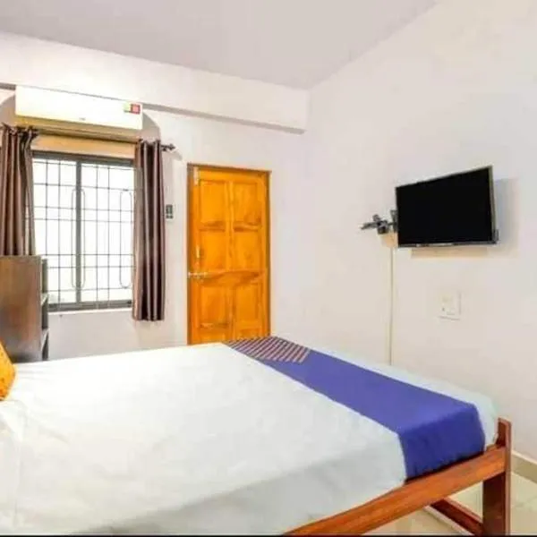 SPOT ON 63651 Red Rocks Guest House, hotel di Arambol