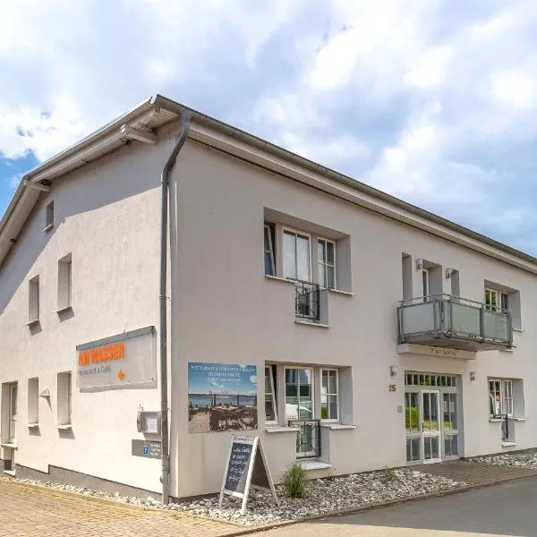 Haus Seeblick mit 9 Wohnungen, hotel v destinaci Alt Reddevitz