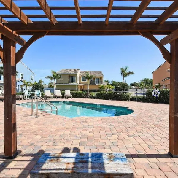 Fortebello Beachside 154, готель у місті Indian Harbour Beach