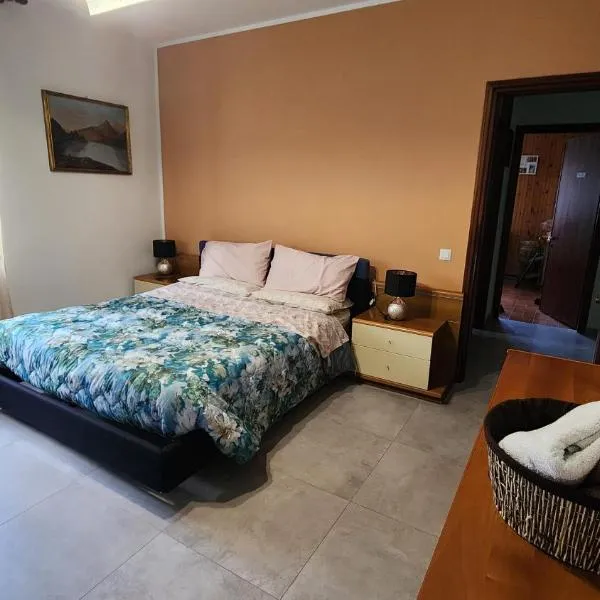 Casa Paola - Appartamento 2 stanze a Recoaro Terme, hotelli kohteessa Recoaro Terme