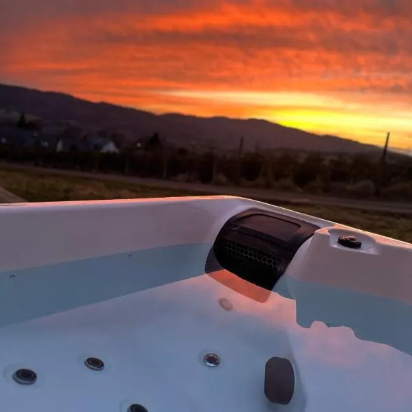 Kinnaird Lodges - Bealach lodge with hot tub, hotel a Pitlochry