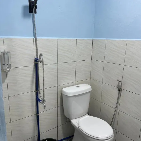 Kz Motel, hotel in Kampong Naparan