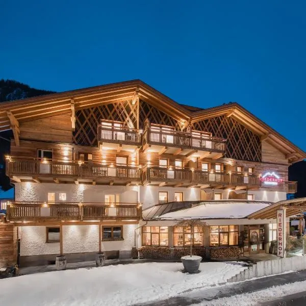 Hotel Riederhof- Urlaub mit WAU!, hotel v destinaci Ried im Oberinntal