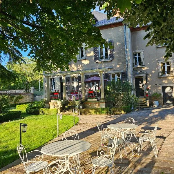 Chambres d'Hôtes Côté Parc-Côté Jardin avec parking privé gratuit, hotel em Nevers