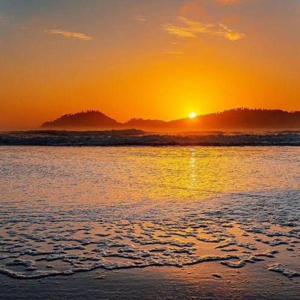 Apartamento kitnet Santos na Ponta da Praia a 1 quadra da praia com WI-FI