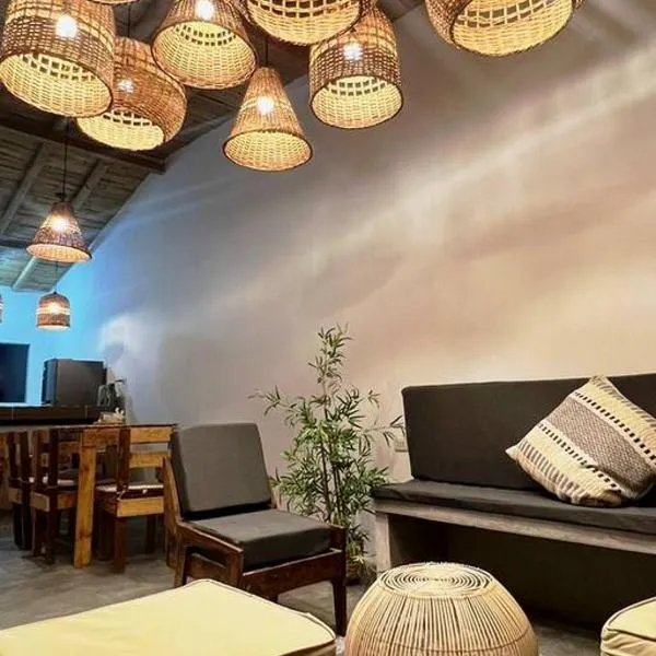 La Cabaña de Acapulco, hotel v mestu Zorritos