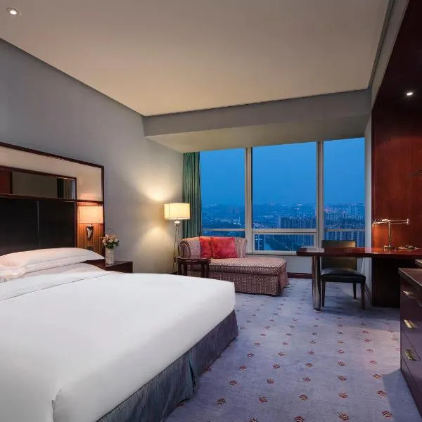 Crowne Plaza Wuxi City Center, hotel in Nanqiao