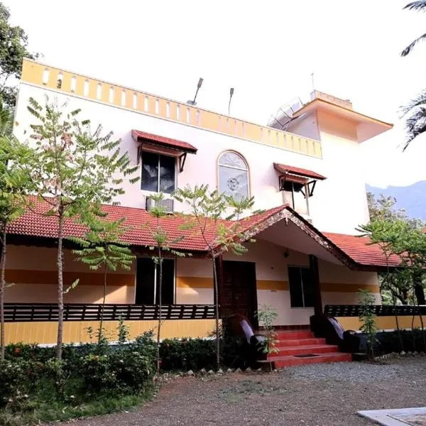 Kuttralam Resorts, hotel u gradu Kuttalam