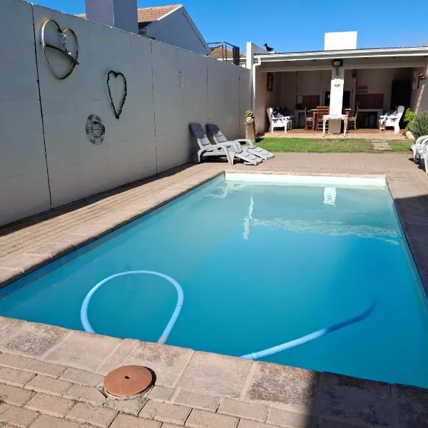 DolfinHouse, hotel in Yzerfontein