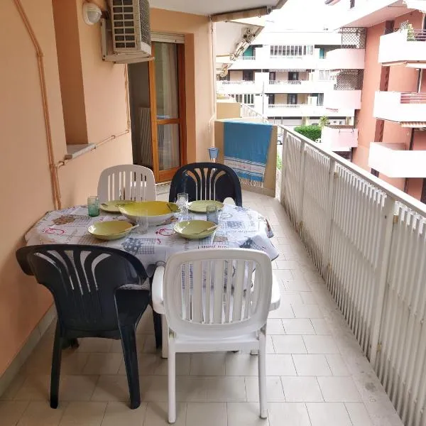 MagnoliaAlMare-beachfront with spacious terrace, готель у місті Градо