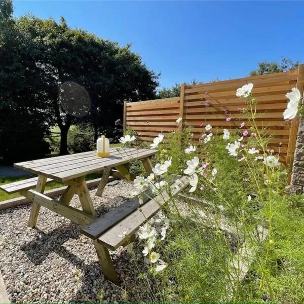 Shearwater, Moor and Sea Holidays, lovely tranquil space between Exmoor and the North Devon Coast, hotel in Lynton