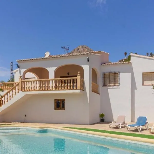 Chalet Los Olivos con piscina, hotel v destinaci Jávea