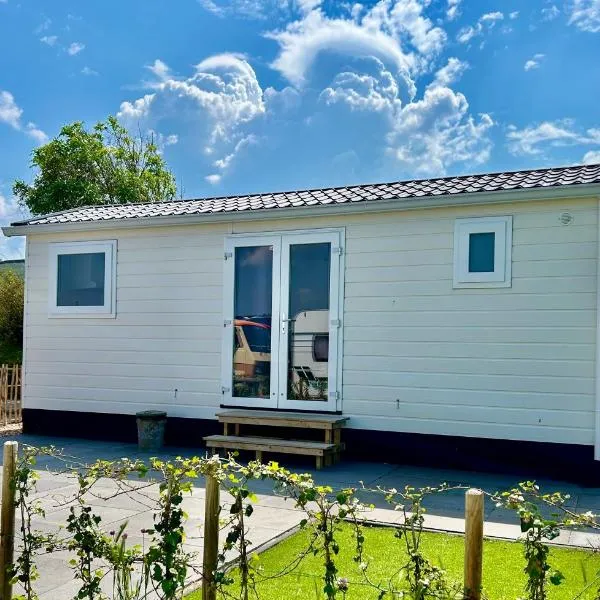 Tiny House in de duinen van IJmuiden aan Zee, hotel in IJmuiden