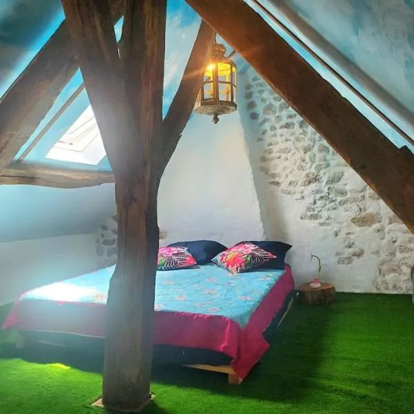 petite maison de village, hotel v destinácii Ygrande