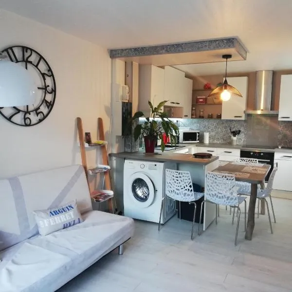 Maison entre lac et océan WIFI, khách sạn ở Lacanau