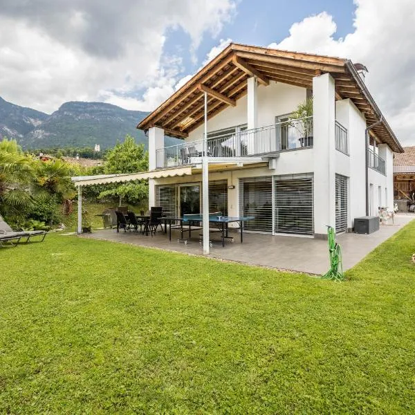 Angerblick Apartment, hotel v destinaci Appiano sulla Strada del Vino