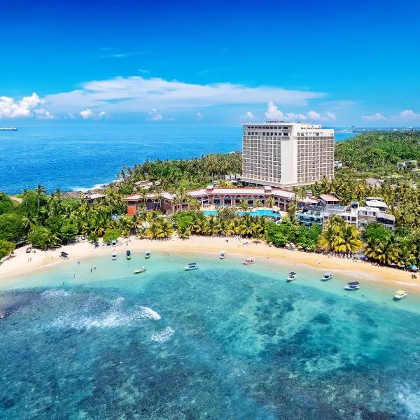 Araliya Beach Resort & Spa Unawatuna- Where you meet the sea all year, hotel v destinaci Unawatuna