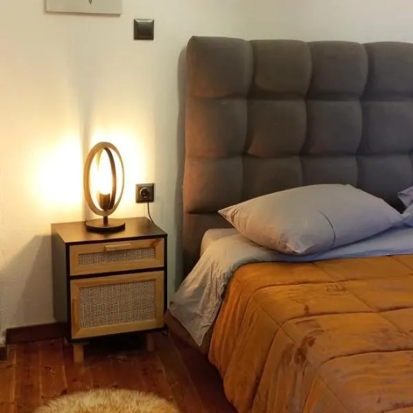 family home, hotell i Dhimitsana