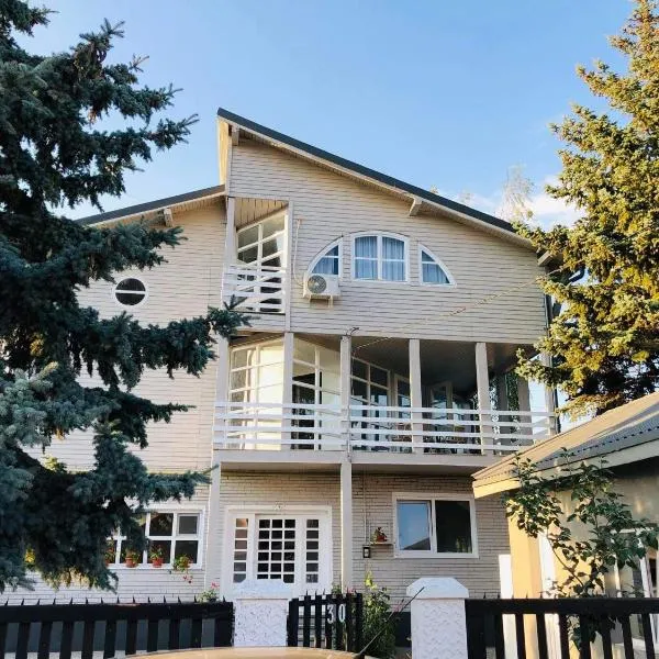 Viesnīca Casa Orizont pilsētā Kostinešti