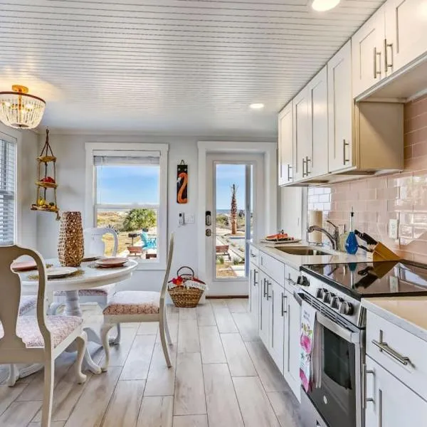 Flamingo Loft - Charming Oceanfront Loft - Multiple Decks - Private Beach Access、フェルナンディーナ・ビーチのホテル