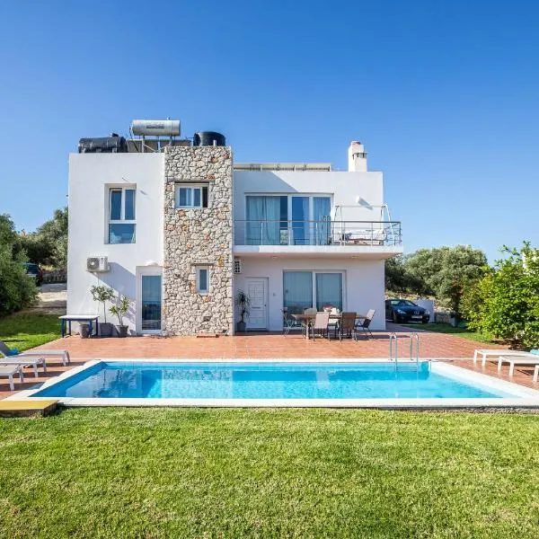 DIMITRA apartment with private pool and sea view -the ground floor of a two storey building, hotel i Daratso