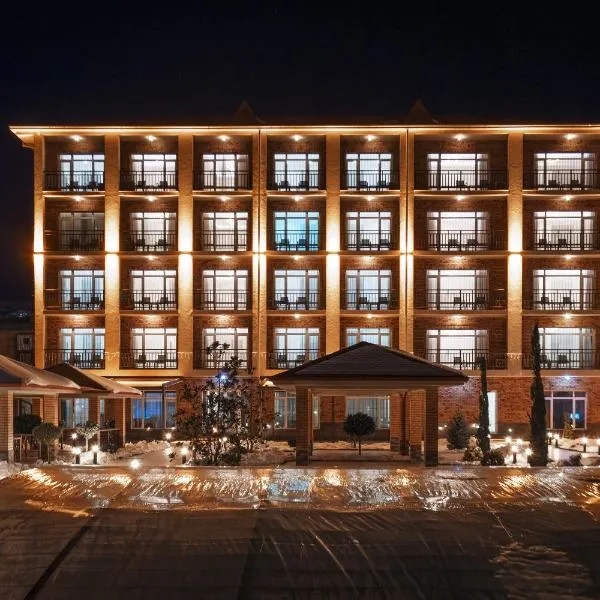 Panoramic Spa Hotel, hotel v mestu Chorwoq