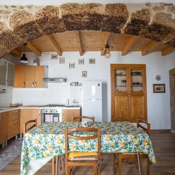 Home at Calascio, hotel v destinaci Calascio
