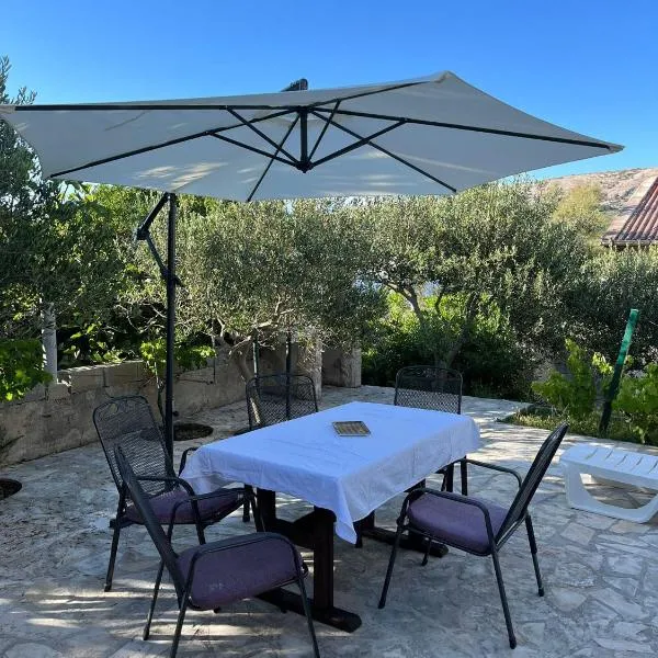Apartmani Đani, hotel en Pag