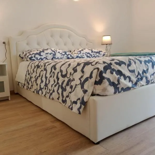 La Grotta Sardegna 5 Bedrooms each with a Private Ensuite Bathroom featuring a Hydromassage Shower Air Conditioning, hotel v mestu Urzulei