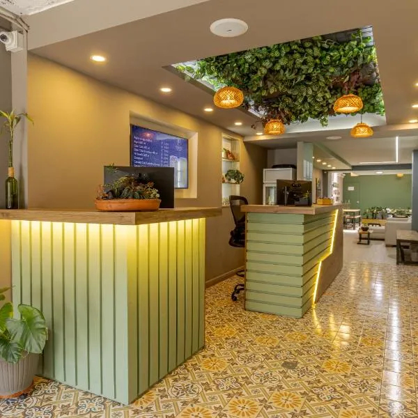 Poblado Guest House, hotel in Medellín